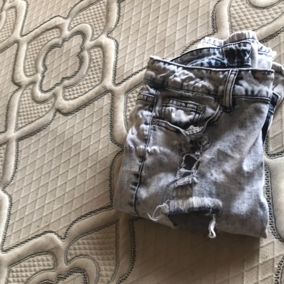 Jeans - Picture 2 of 3